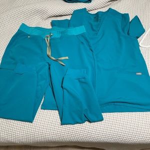 Pacific Blue Figs Scrubs